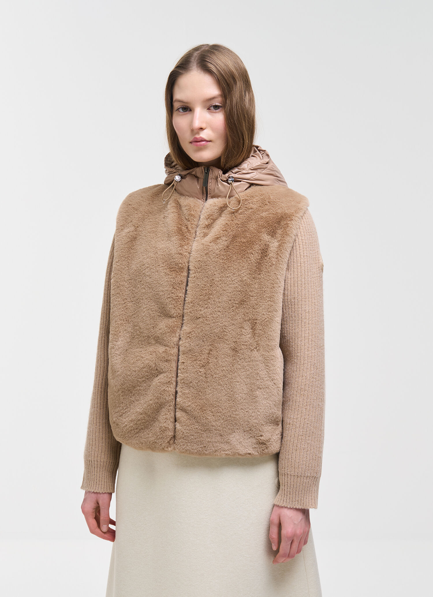 02S Beige